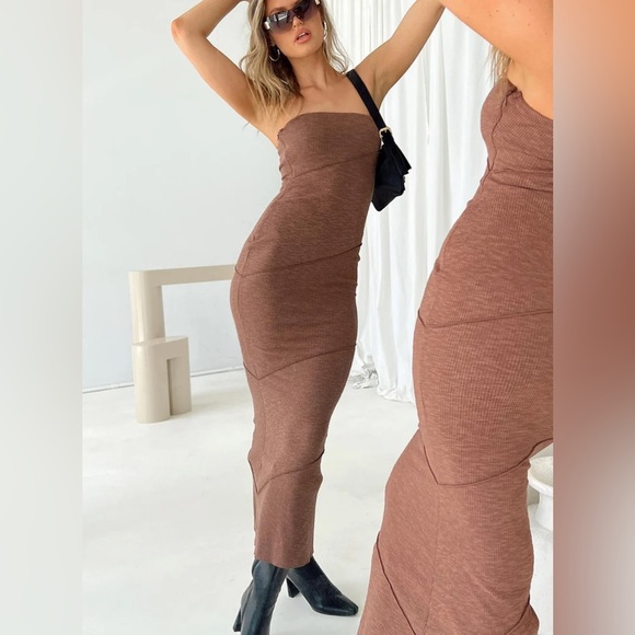 Princess Polly Dresses & Skirts - COPY - ❤️Princess Polly Oscar bodycon midi dress